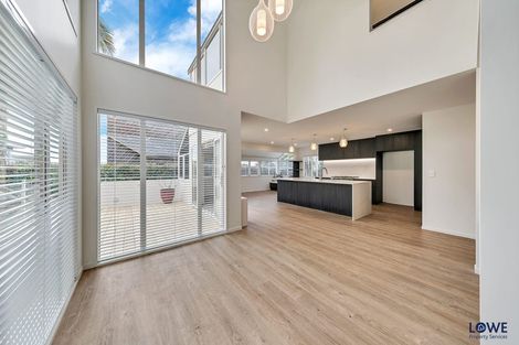 Photo of property in 1/2 Hauraki Road, Hauraki, Auckland, 0622