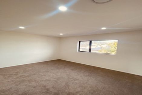Photo of property in 4/2 Smiths Avenue, Papakura, 2110