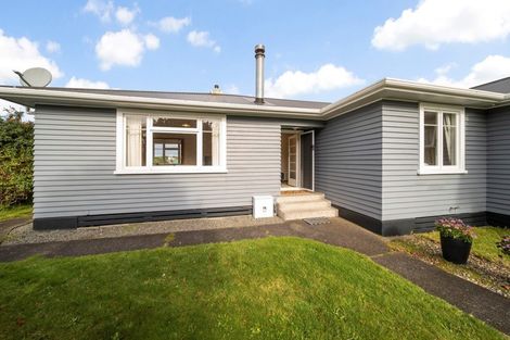 Photo of property in 26 Stuart Place, Blagdon, New Plymouth, 4310