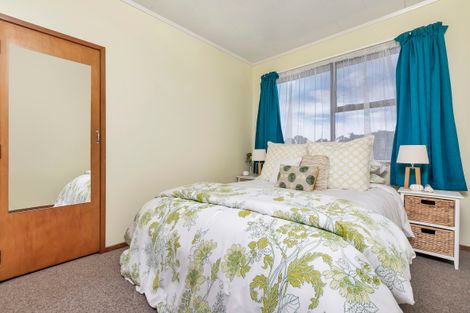 Photo of property in 4 Chamberlain Road, Massey, Auckland, 0614