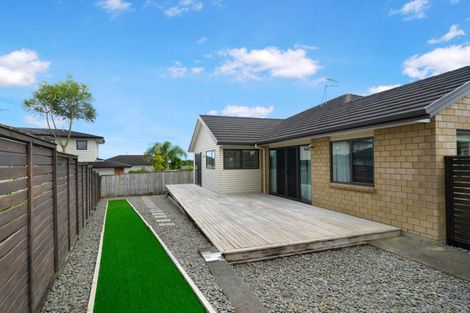 Photo of property in 5 Mcwhirters Farm Lane, Massey, Auckland, 0614