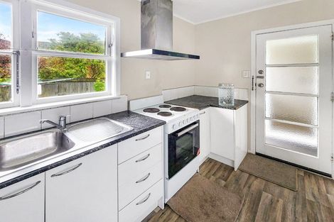 Photo of property in 5 Willow Grove, Wainuiomata, Lower Hutt, 5014