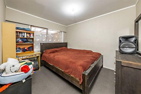 Photo of property in 2/76 Kenderdine Road, Papatoetoe, Auckland, 2025