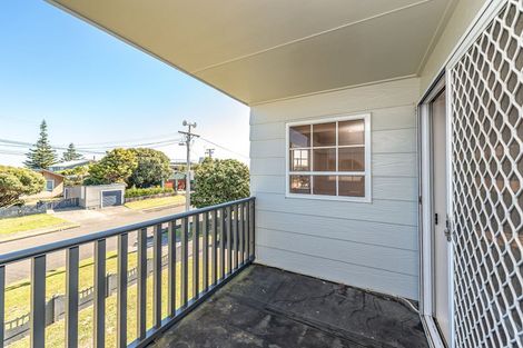 Photo of property in 156 Karaka Street, Castlecliff, Whanganui, 4501