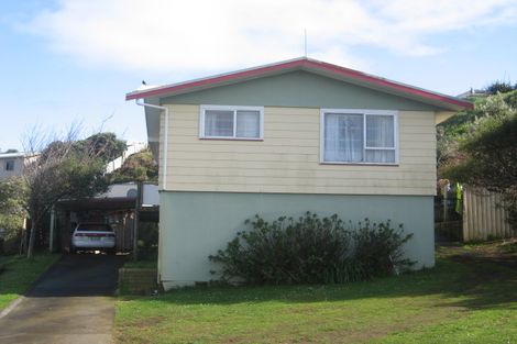 Photo of property in 9 Tahurangi Place, Spotswood, New Plymouth, 4310