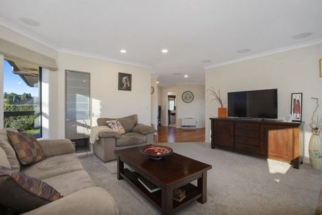 Photo of property in 13 Avonbrook Lane, Pukekohe, 2120