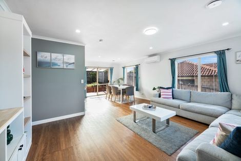 Photo of property in 13 Westglen Place, Ranui, Auckland, 0612