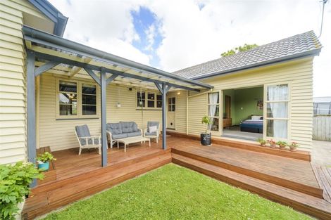 Photo of property in 11 Park Road, West End, Palmerston North, 4412