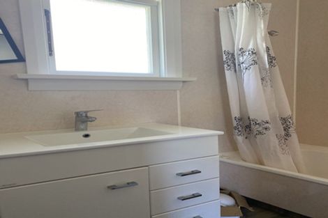 Photo of property in 3 Hellyer Street, Macandrew Bay, Dunedin, 9014