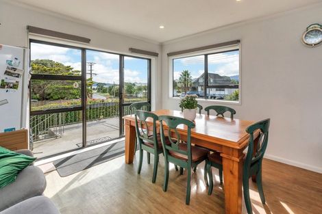 Photo of property in 1 Karoro Road, One Tree Point, 0118