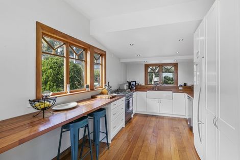 Photo of property in 6 Marama Terrace, Eastbourne, Lower Hutt, 5013