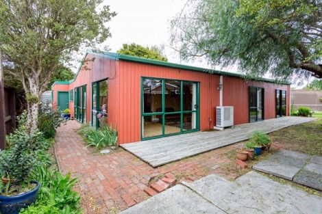 Photo of property in 3 Chilton Drive, Mairehau, Christchurch, 8052