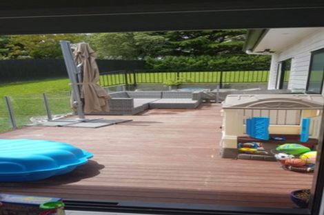 Photo of property in 28 Wautaiti Drive, Riverhead, 0820