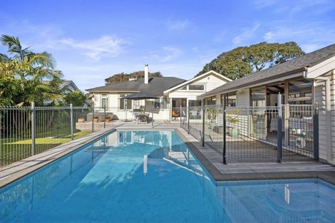 Photo of property in 8 Tiri Road, Milford, Auckland, 0620