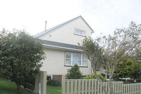 Photo of property in 60 Oakleigh Street, Maungaraki, Lower Hutt, 5010