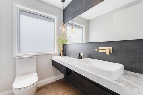 Photo of property in 62 Armstrong Farm Drive, East Tamaki Heights, Auckland, 2016