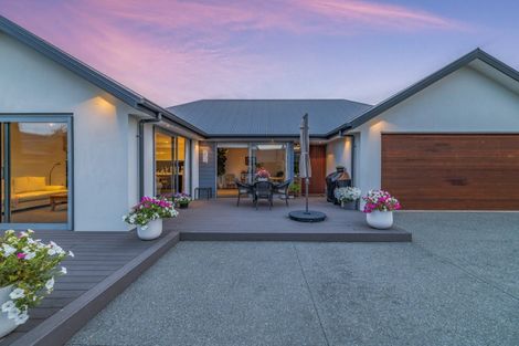 Photo of property in 17 Waterstock Way, Parklands, Christchurch, 8083