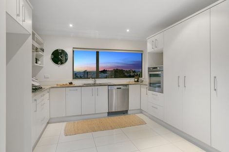 Photo of property in 23 Trotting Terrace, Fairview Heights, Auckland, 0632