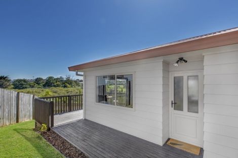 Photo of property in 2/7 Kopu Place, Clendon Park, Auckland, 2103