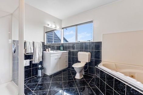 Photo of property in 1 Hadleigh Court, Paraparaumu, 5032