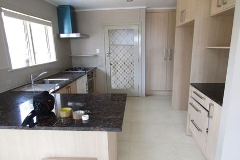 Photo of property in 72 Mclean Avenue, Papatoetoe, Auckland, 2025