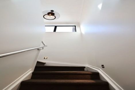 Photo of property in 210b Forrest Hill Road, Forrest Hill, Auckland, 0620