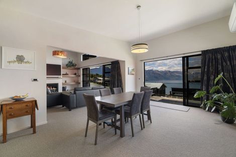 Photo of property in 70 Wynyard Crescent, Fernhill, Queenstown, 9300