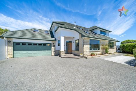 Photo of property in 109 Cypress Drive, Maungaraki, Lower Hutt, 5010