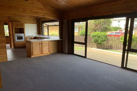 Photo of property in 10 Moenui Avenue, Orewa, 0931