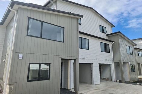 Photo of property in 17 Cassandra Grove, Totara Vale, Auckland, 0629