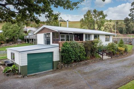 Photo of property in 9 Castle Street, Waihola, Milton, 9073