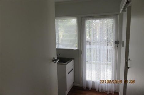 Photo of property in 22 Hepburn Road, Glendene, Auckland, 0602