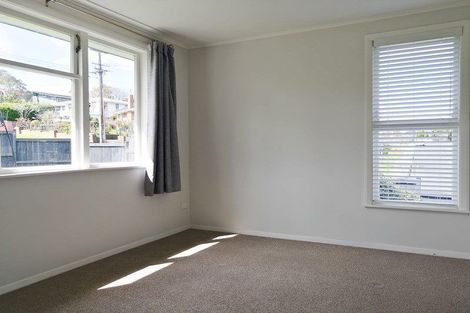 Photo of property in 2 Marie Crescent, Te Atatu South, Auckland, 0610