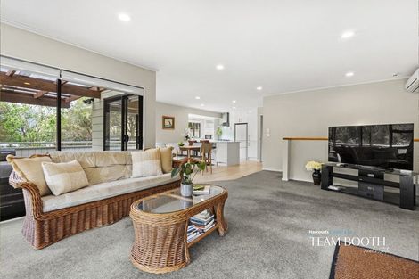 Photo of property in 126 Lynn Road, Bayview, Auckland, 0629