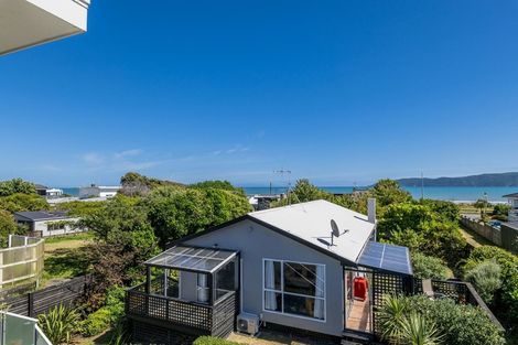 Photo of property in 78 Seaview Road, Paraparaumu Beach, Paraparaumu, 5032