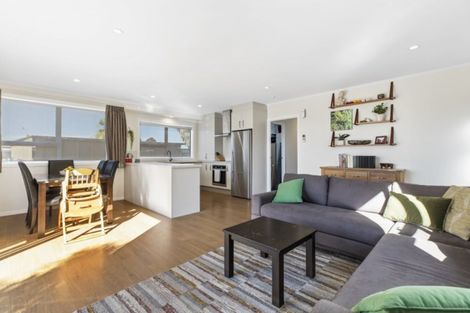 Photo of property in 1/298 Glenfield Road, Glenfield, Auckland, 0629