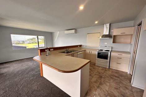 Photo of property in 11 William Bayes Place, Red Beach, 0932