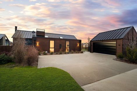 Photo of property in 2 Mccaw Mews, Wanaka, 9305