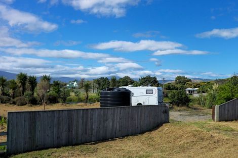 Photo of property in 44 Kapiti Lane, Otaki Beach, Otaki, 5512