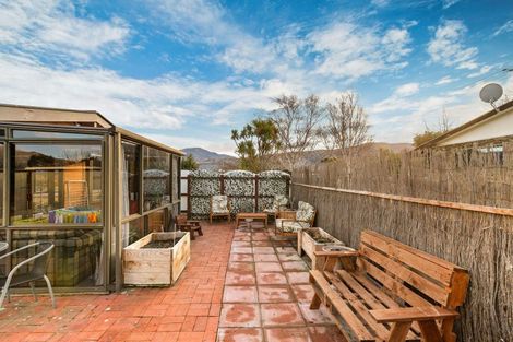 Photo of property in 2 Bruce Street, Cromwell, 9310