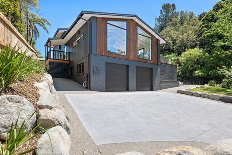 Photo of property in 11 Marina Grove, Frankleigh Park, New Plymouth, 4310