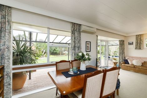 Photo of property in 8 Linmor Place, Terrace End, Palmerston North, 4410
