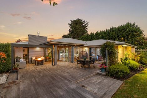 Photo of property in 28 Wilkinsons Road, Harewood, Christchurch, 8051