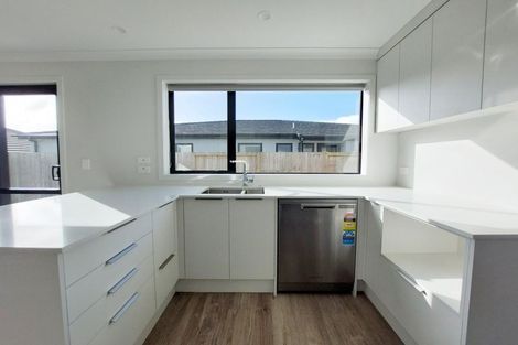 Photo of property in 2/2 Jennian Avenue, Rototuna North, Hamilton, 3281