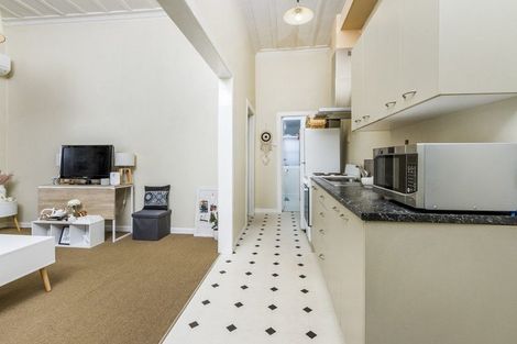 Photo of property in 33 Waimana Avenue, Northcote Point, Auckland, 0627