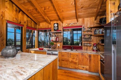 Photo of property in 109 Constable Road, Muriwai, Waimauku, 0881