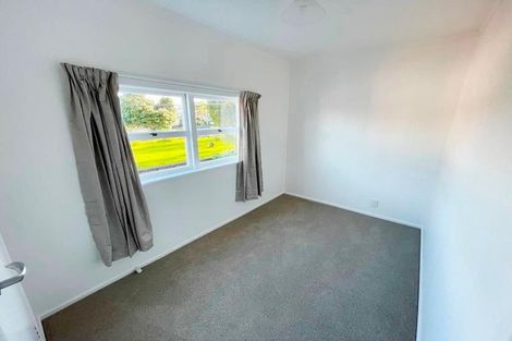 Photo of property in 1/5 Folkestone Street, Murrays Bay, Auckland, 0630