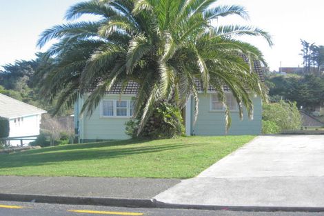 Photo of property in 33 Downes Street, Titahi Bay, Porirua, 5022