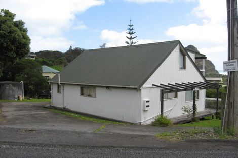 Photo of property in 51 Seaview Road, Piha, New Lynn, 0772