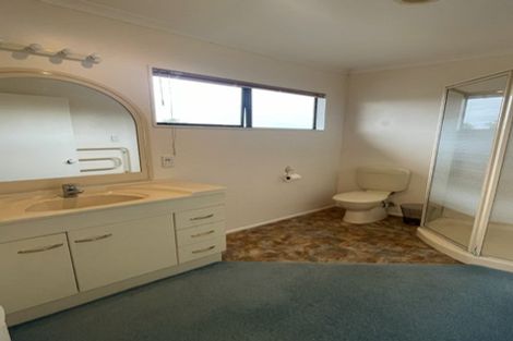 Photo of property in 102 Branch Road, Highlands Park, New Plymouth, 4312